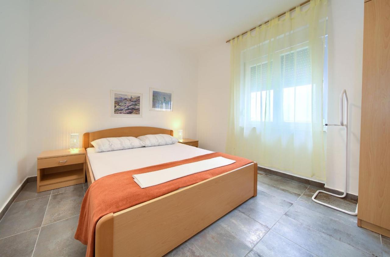 Apartments Dubravka Krk Town Extérieur photo