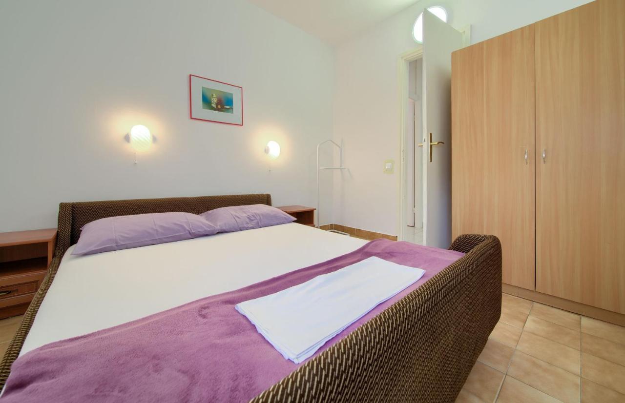 Apartments Dubravka Krk Town Extérieur photo